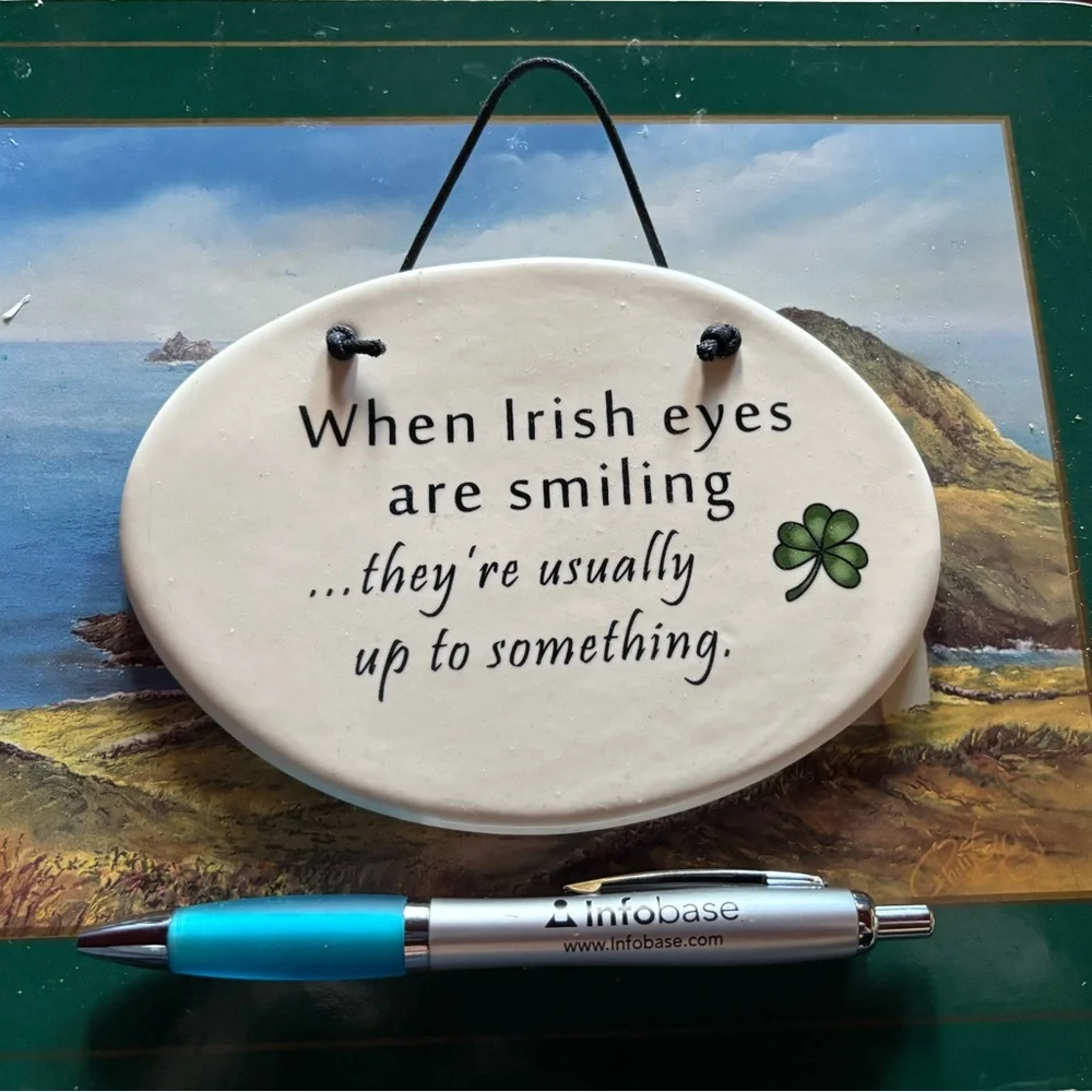 Irish Eyes Smiling Wall Plaque - White and Green - Picture 3 of 3